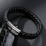دستبندچرمی مردانه مدل DERI 818