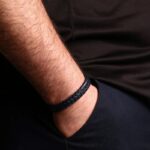 دستبند چرمی مردانه مدل DERI 897